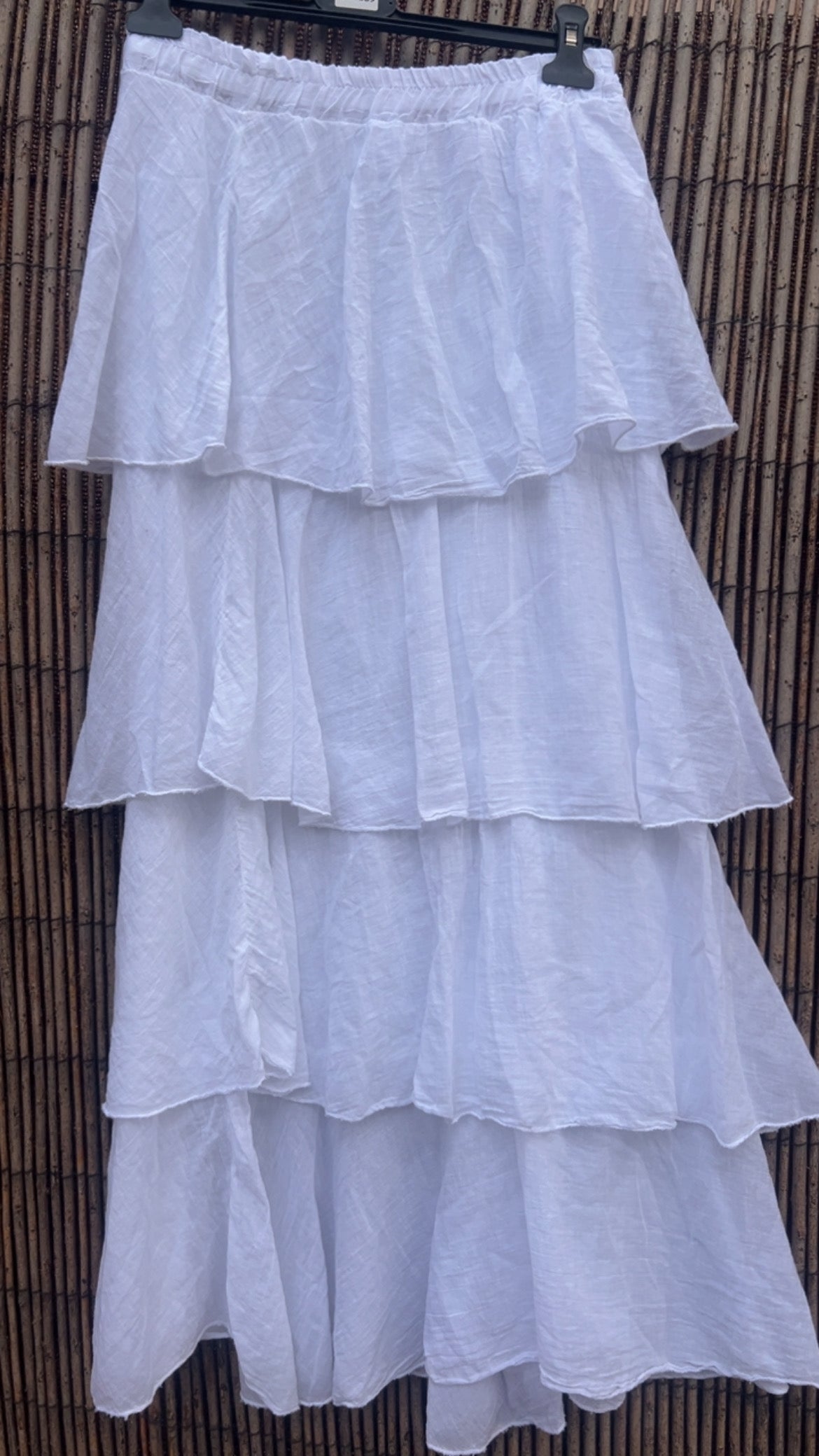 Falda volante blanca