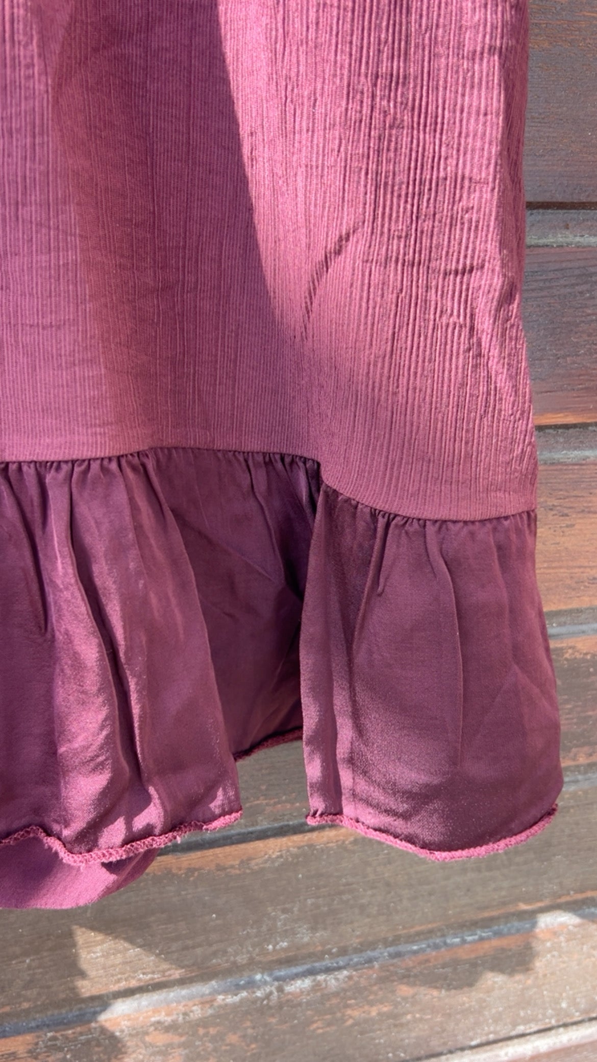 Vestido bambula burdeos detalle satinado