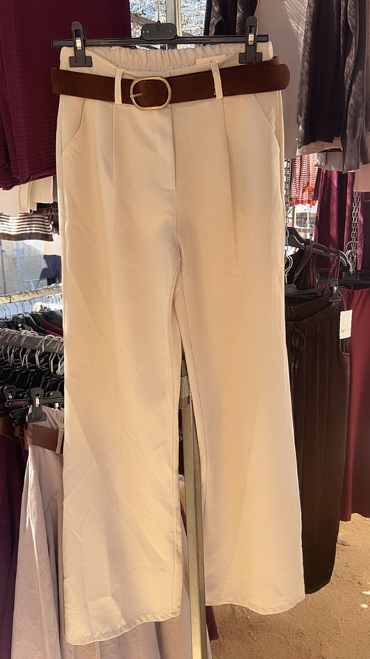 Pantalón beige palazzo