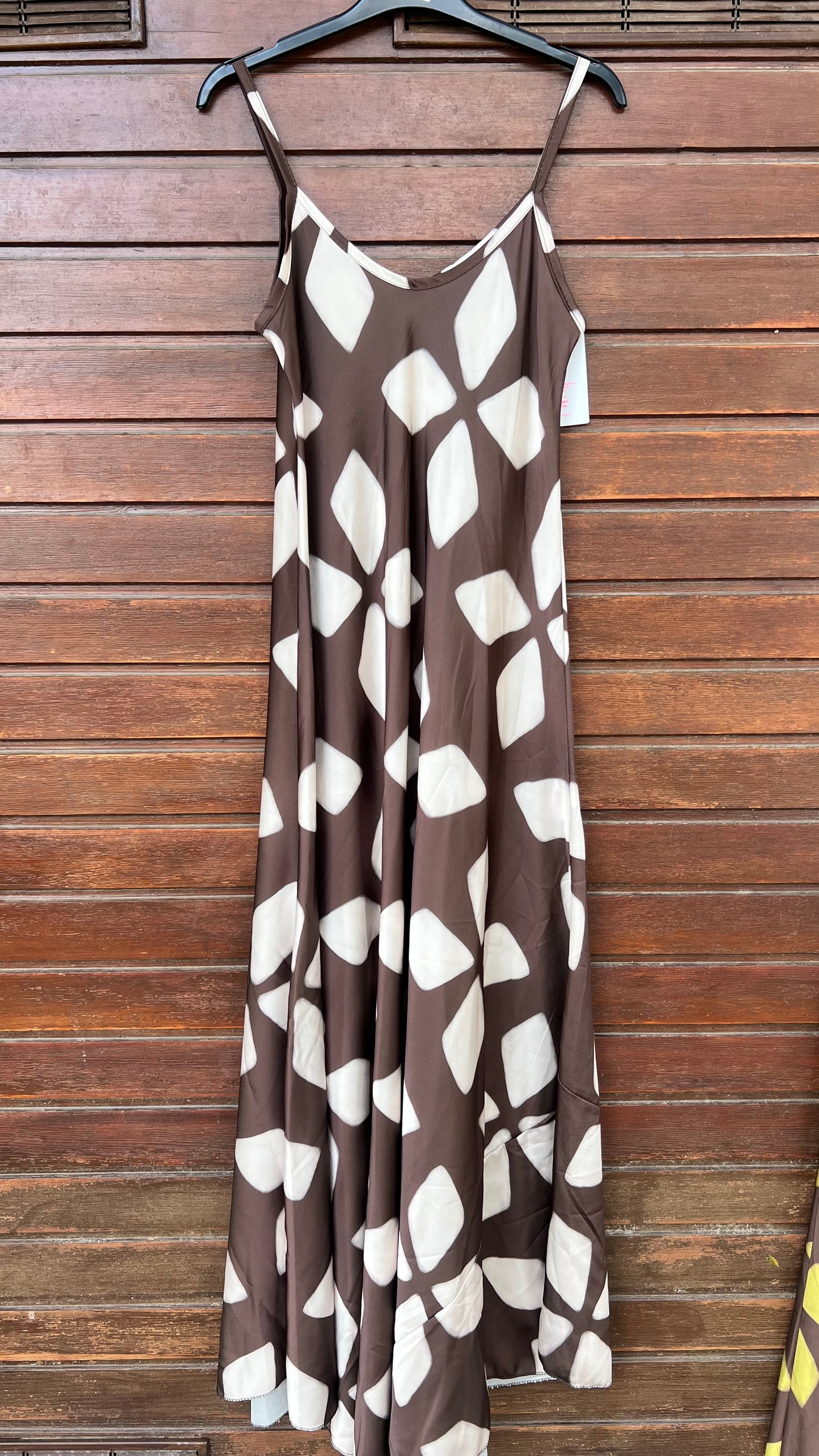 Vestido raso estampado negro y beige