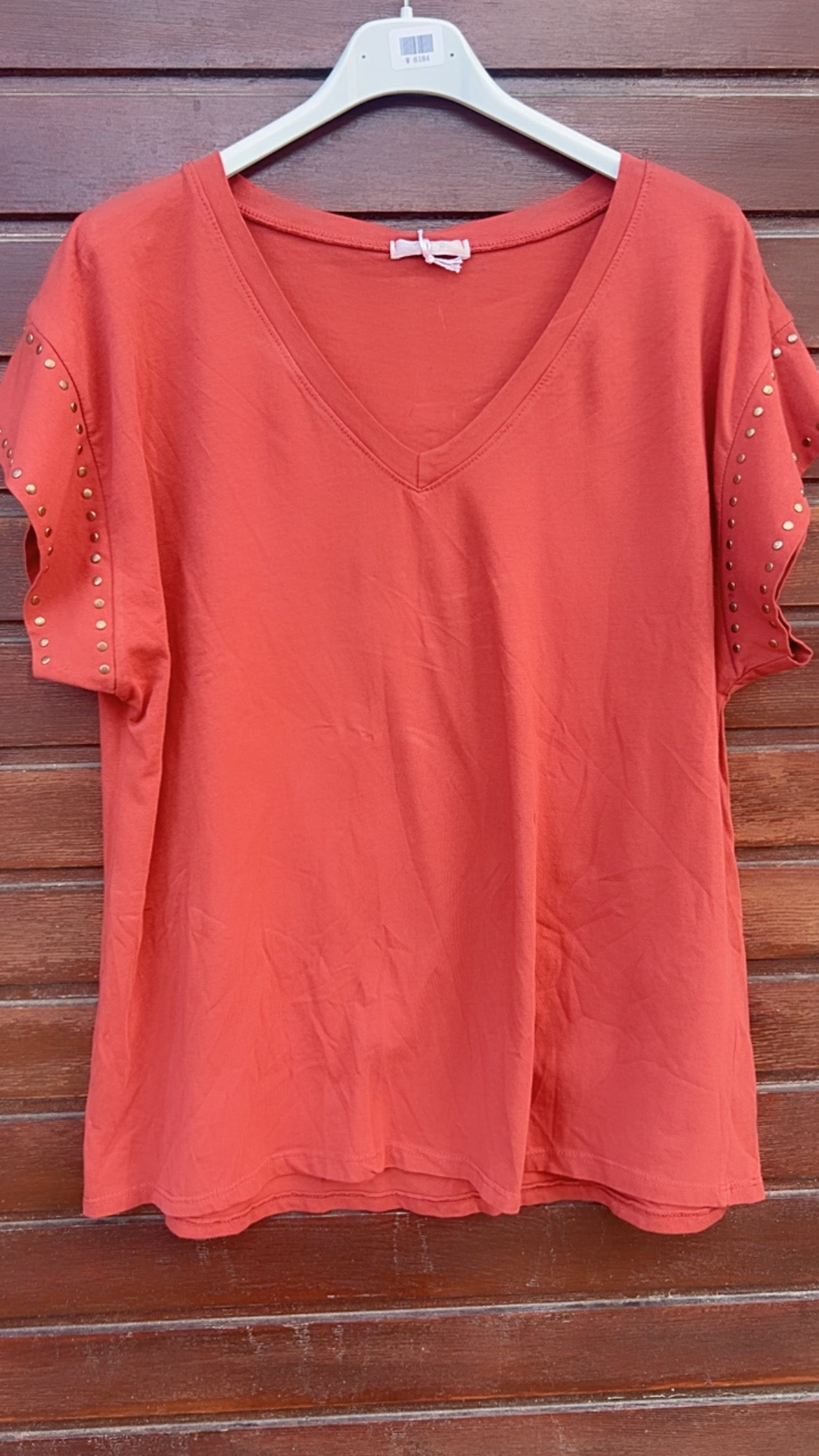 Camiseta tachuelas pico teja