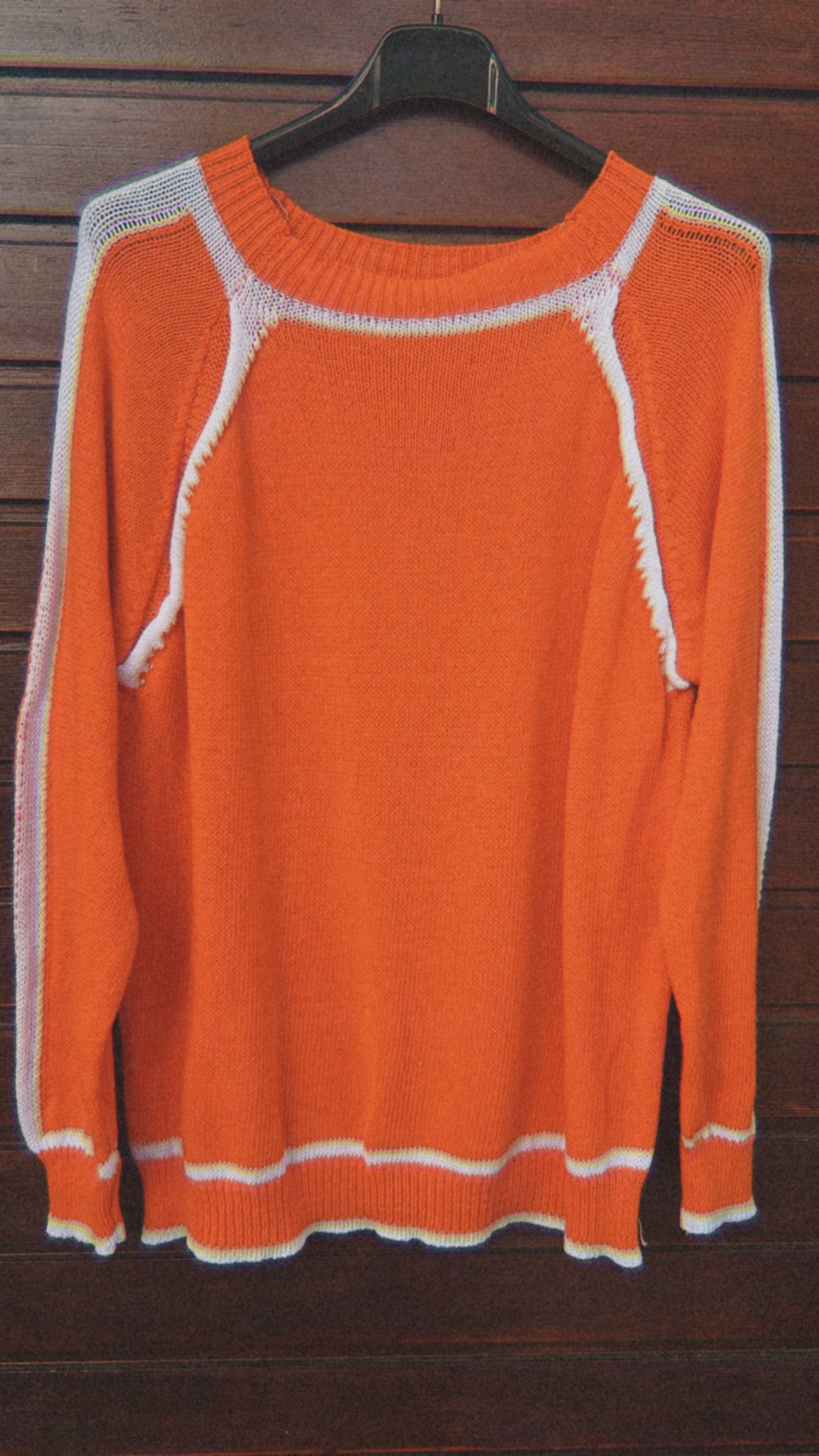 Jersey naranja con detalle ribete