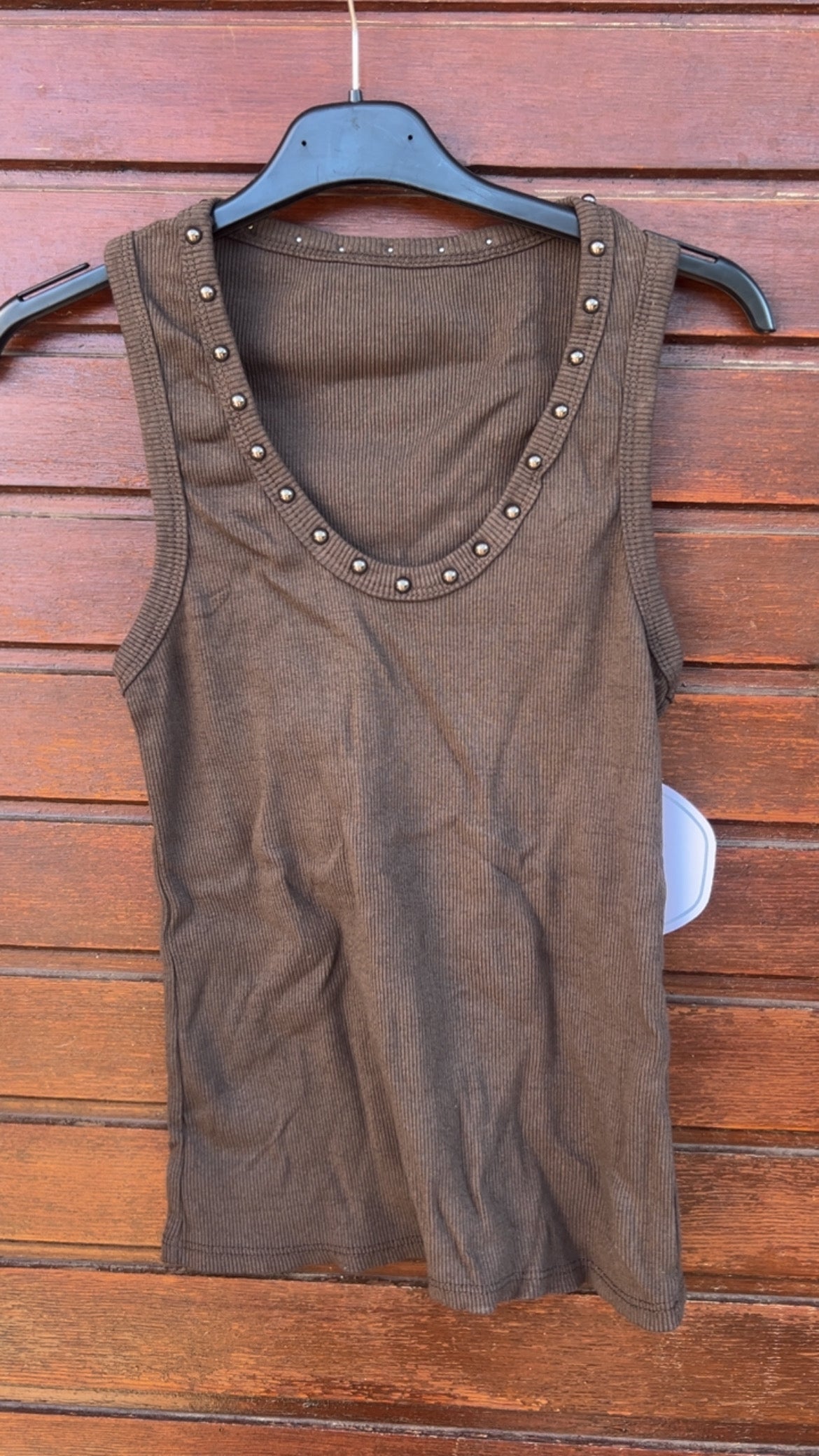 Top tachuelas xoco entallado