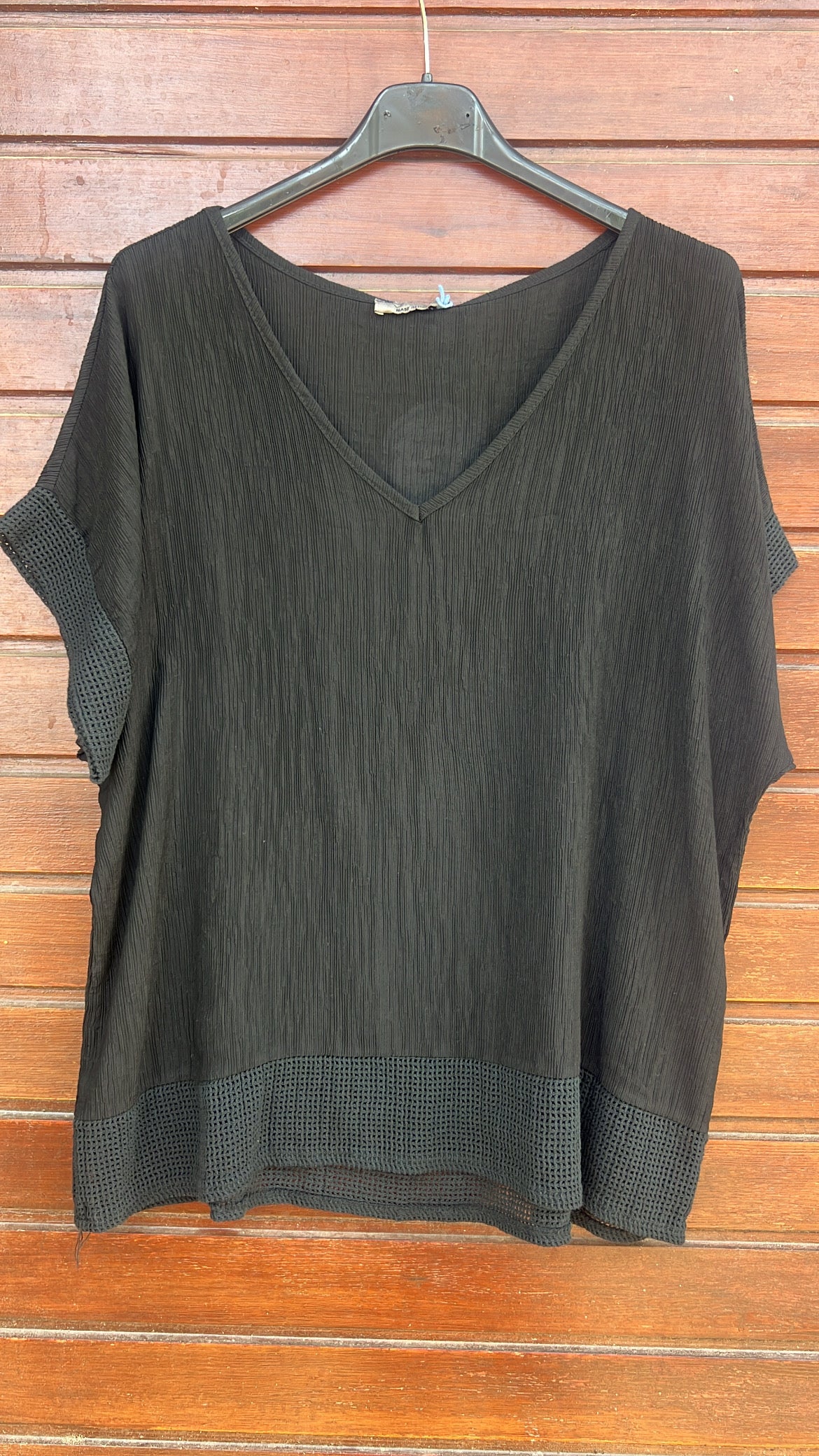 Blusa negra manga corta