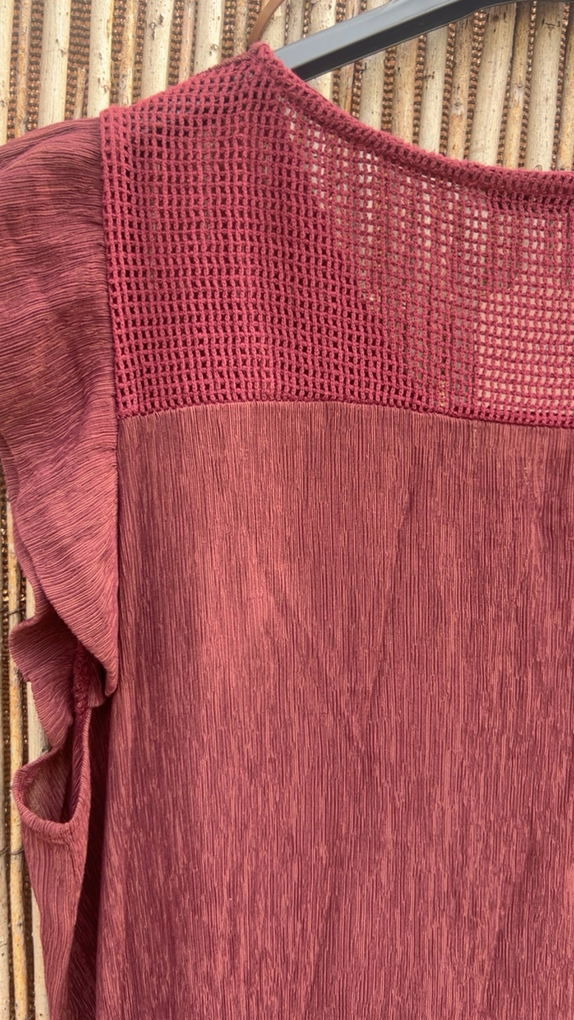 Vestido burdeos detalles tres botones