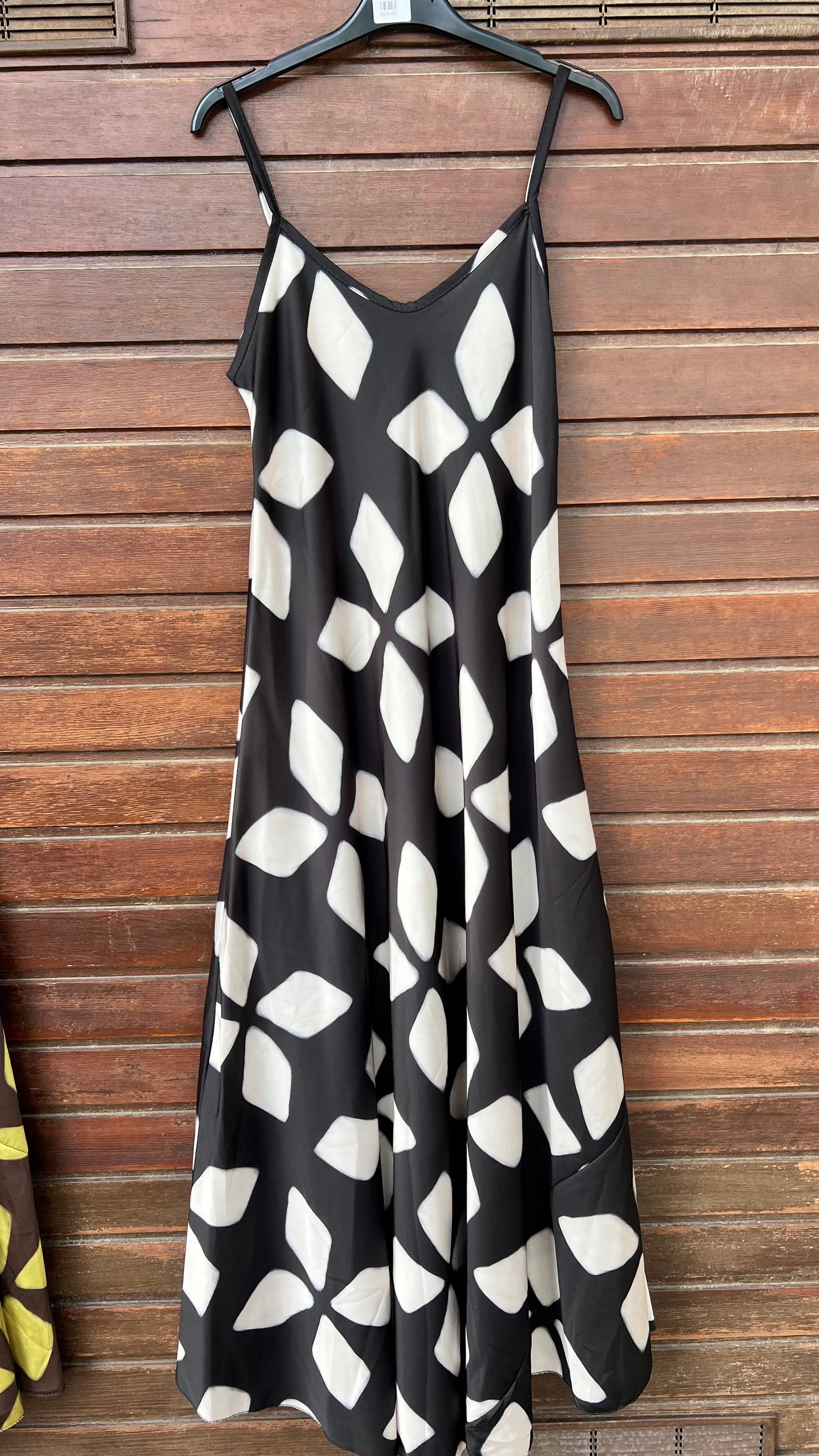 Vestido raso estampado negro y beige