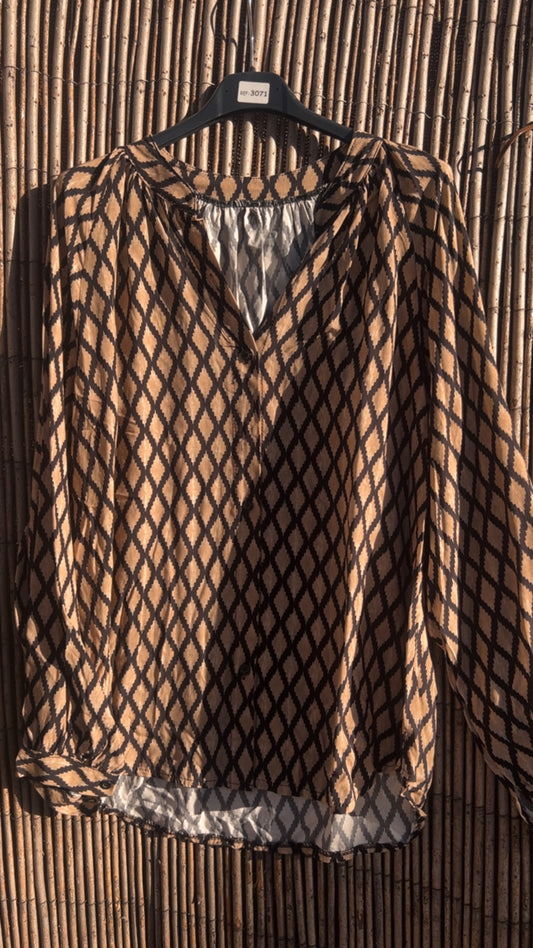 Camisa negra rombos