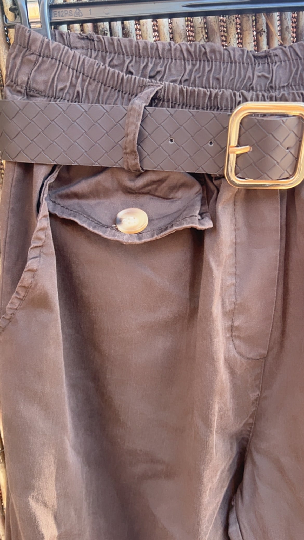 Jogger xoco detalle bolsillo