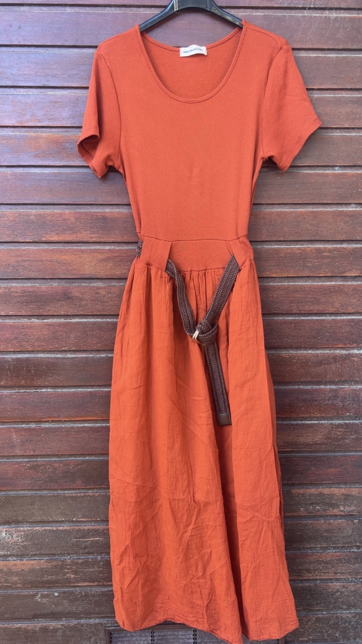 Vestido teja con cinturón