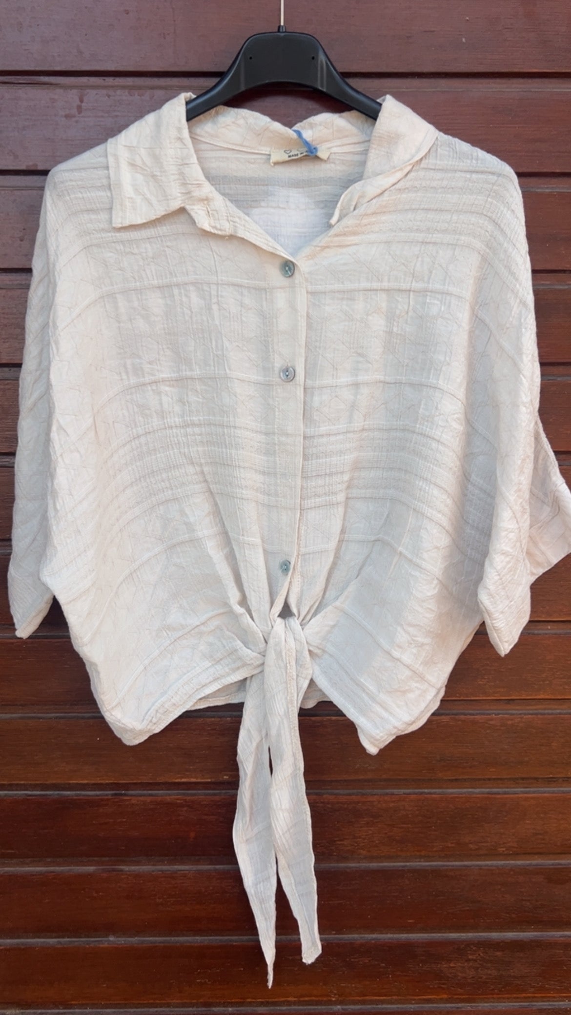 Camisa beige cenefa