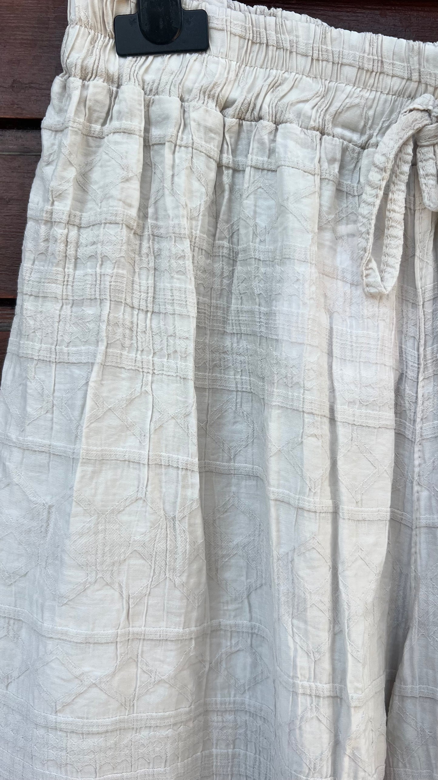 Pantalón beige cenefa