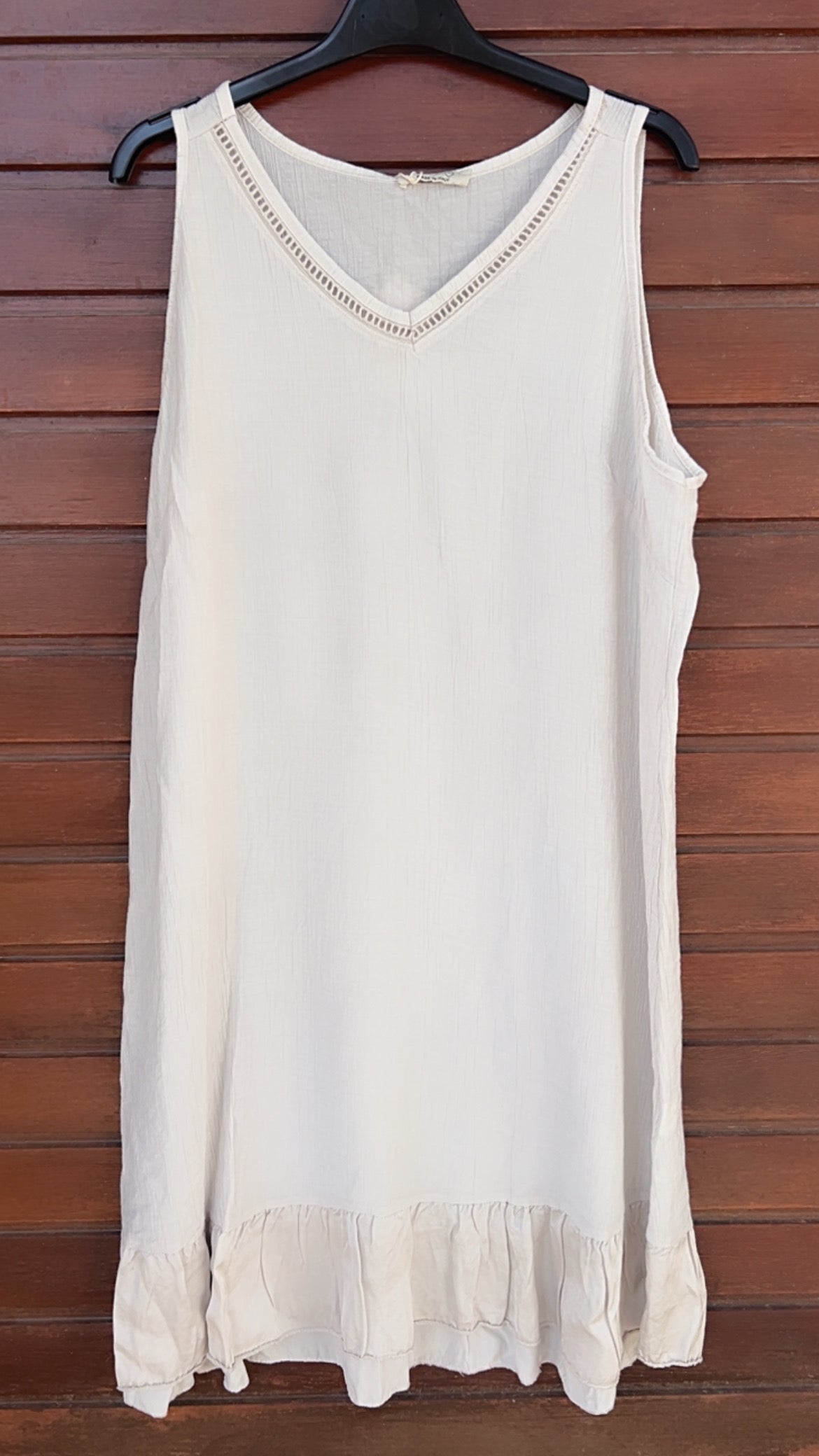 Vestido bambula beige detalle satinado