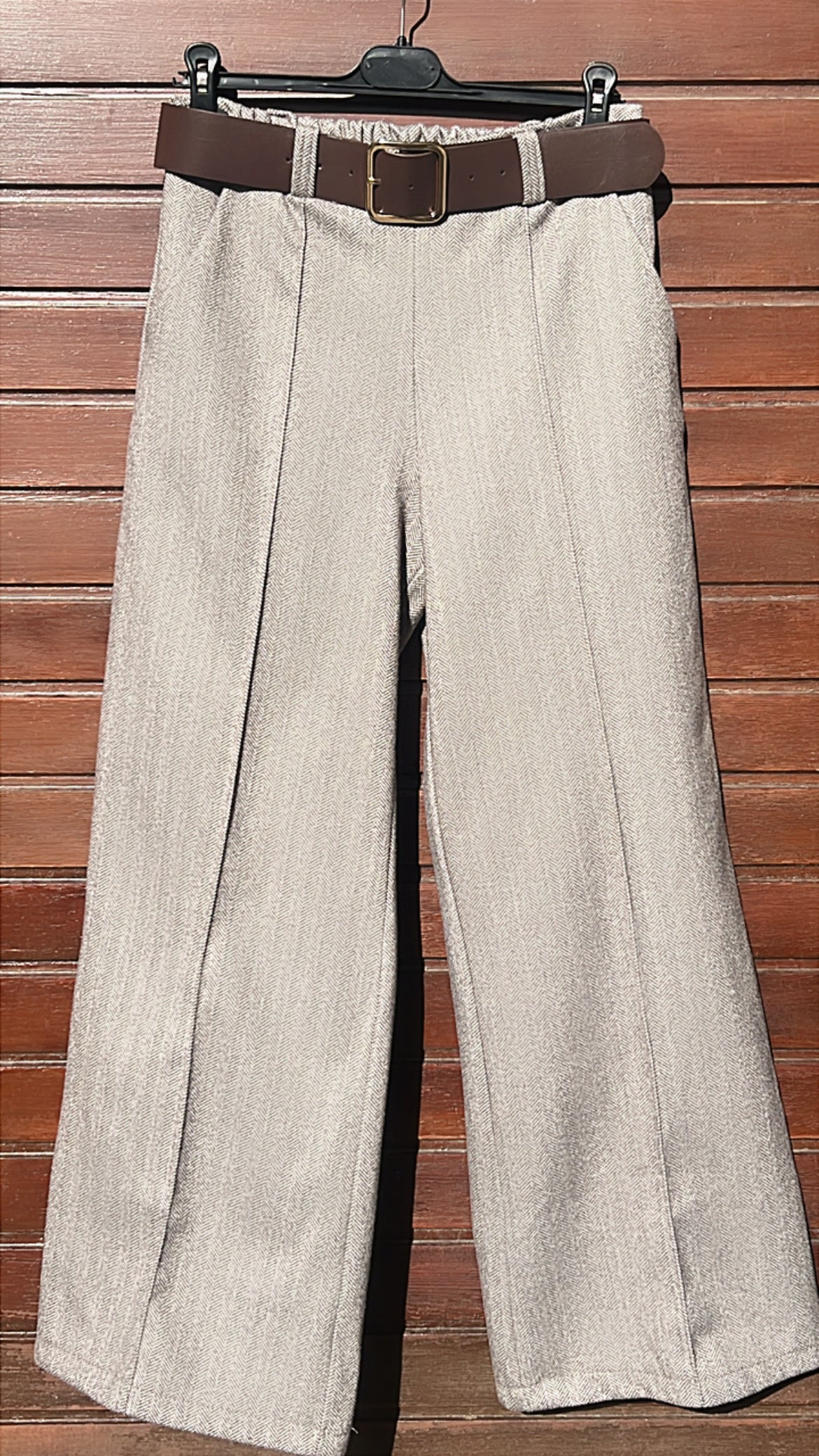Pantalón marron espiga