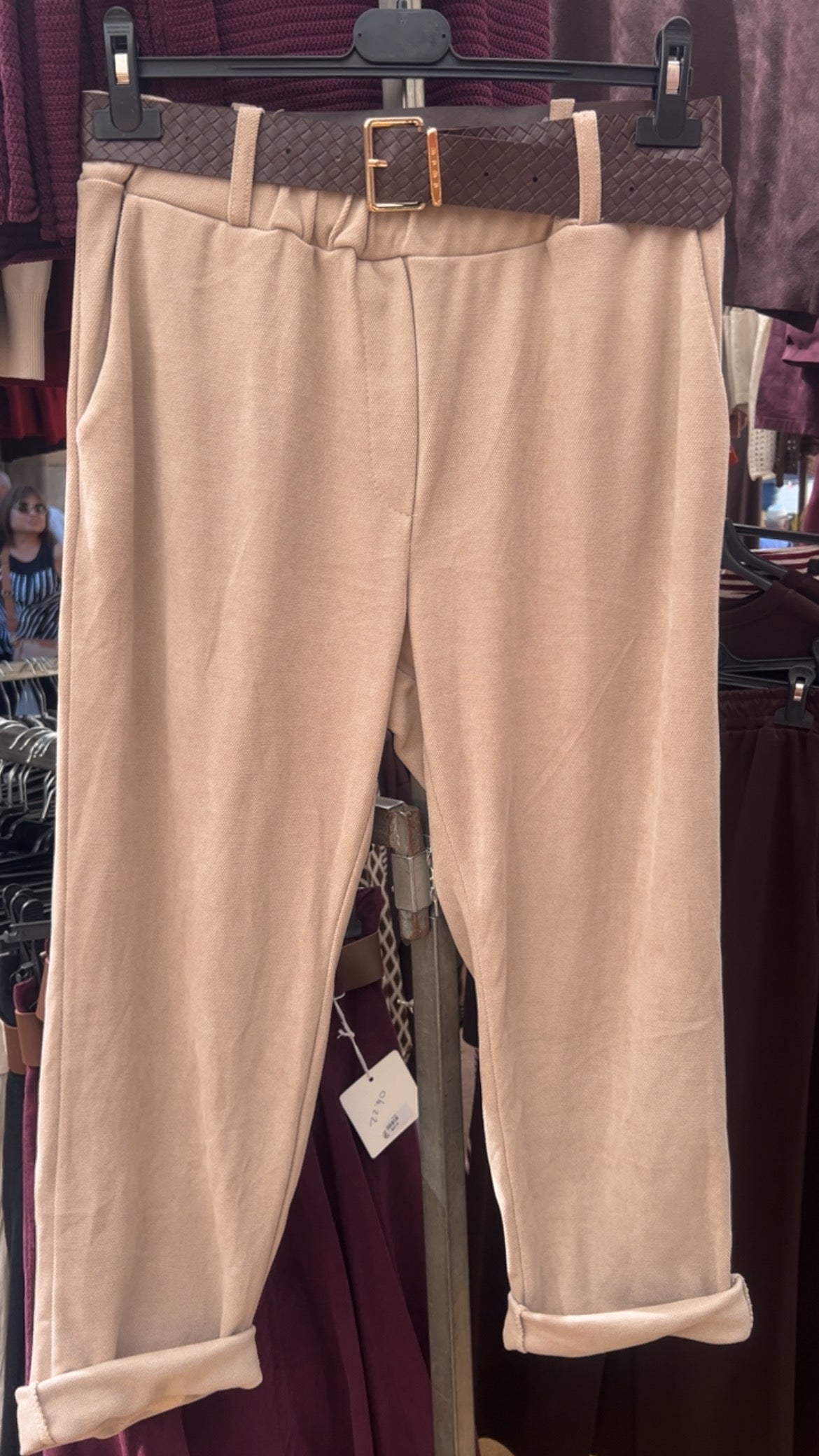 Pantalón beige esencial