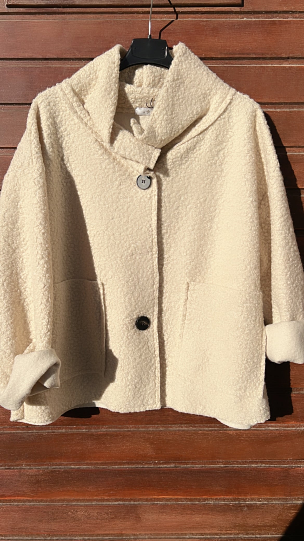 Chaqueta corta beige