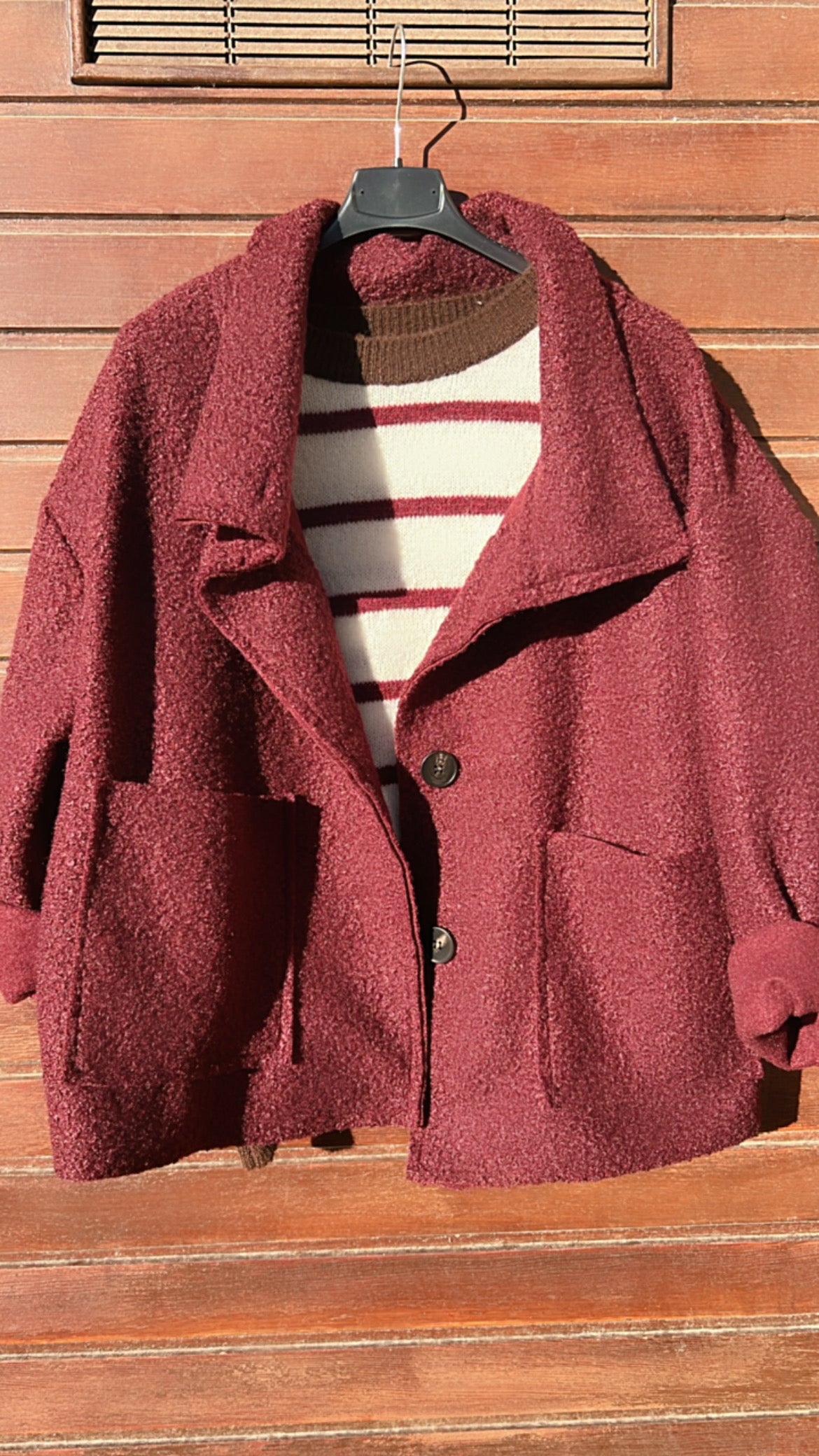 Chaqueta corta granate