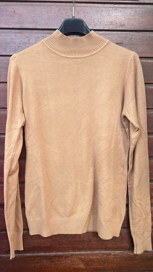 Jersey cuello alto camel