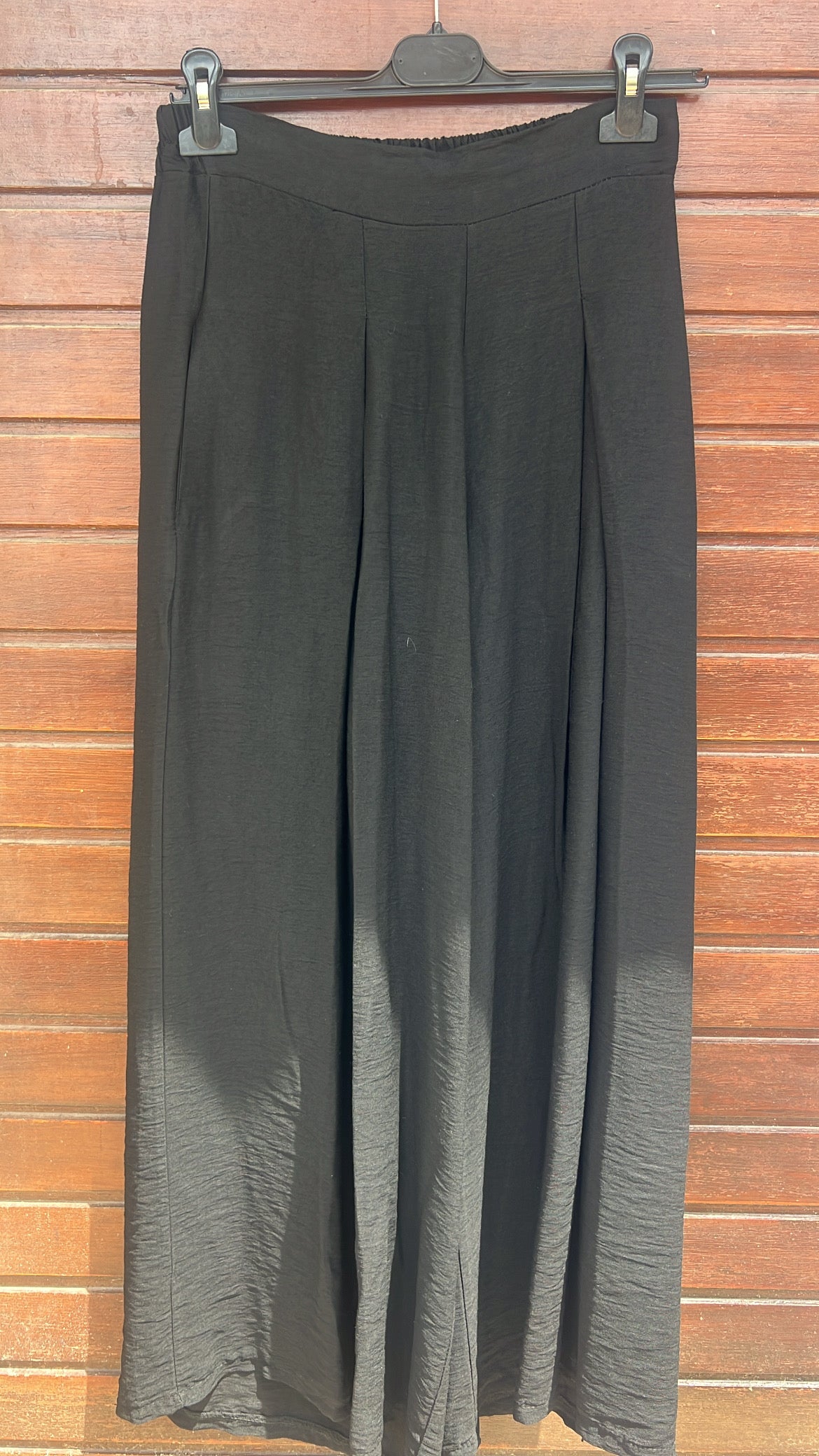 Pantalón pinzas negro