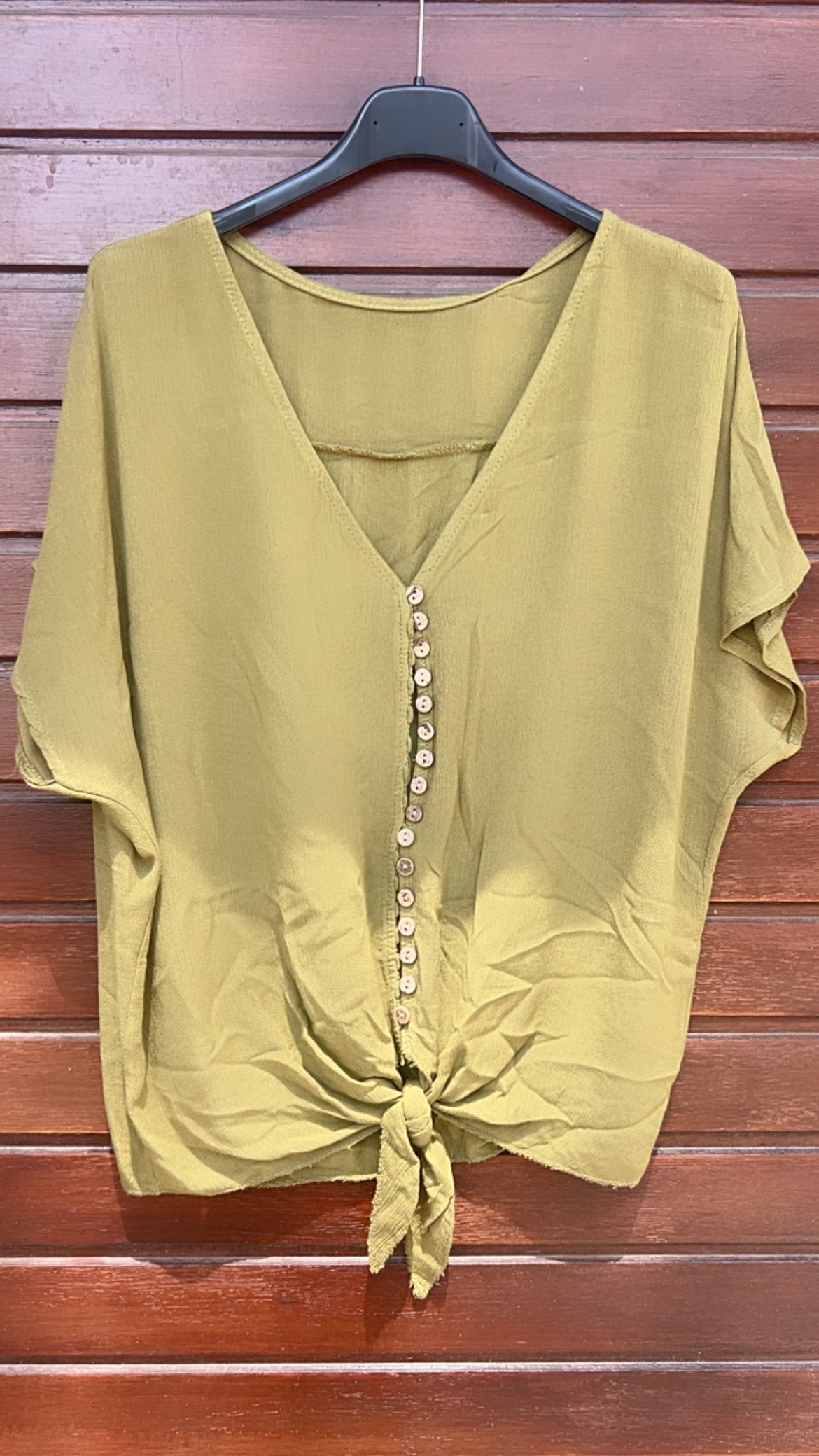 Blusa pistacho botones