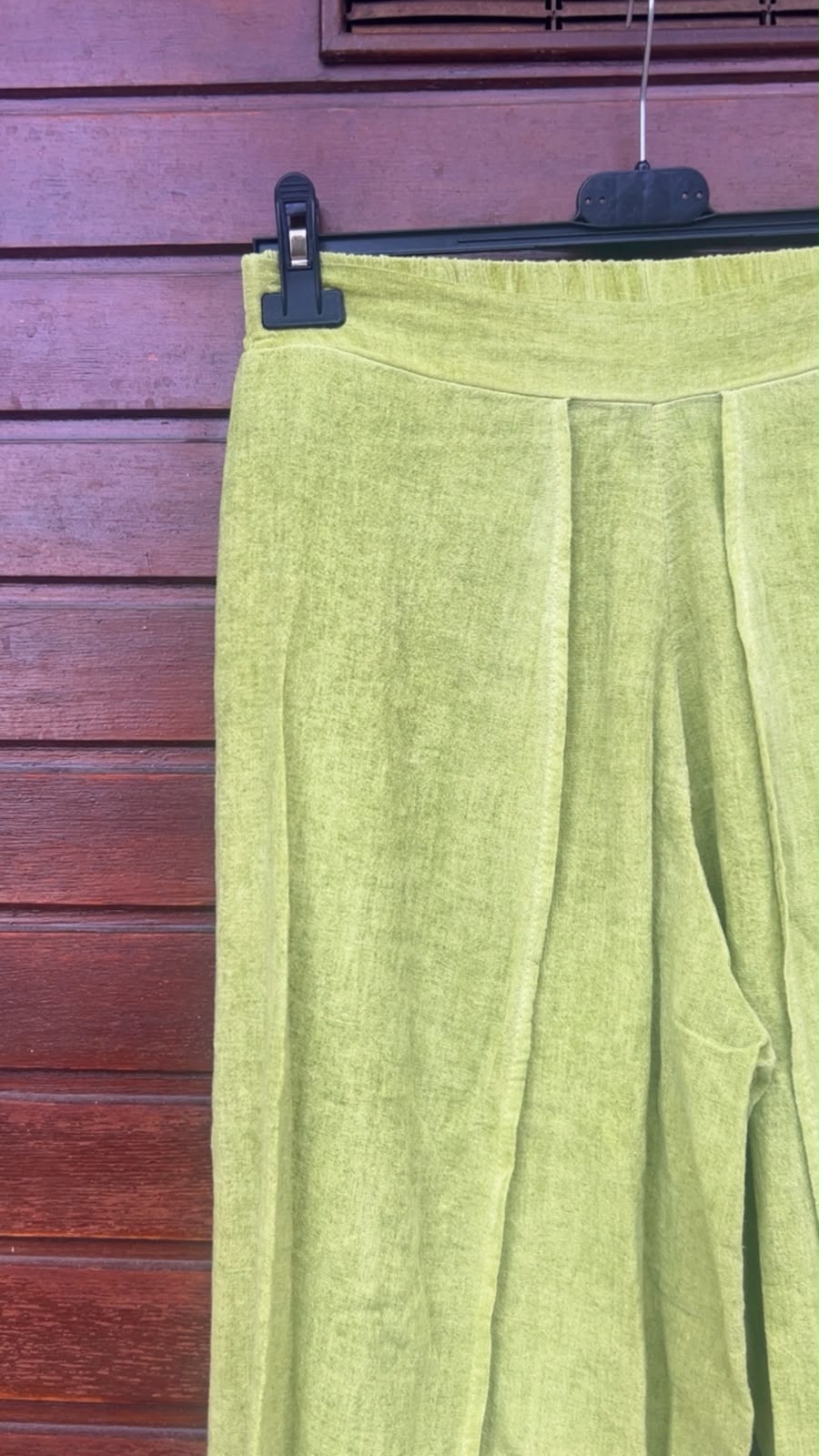 Pantalón abertura pistacho