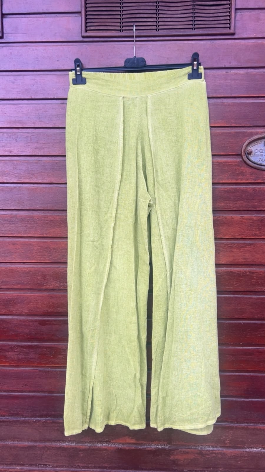 Pantalón abertura pistacho